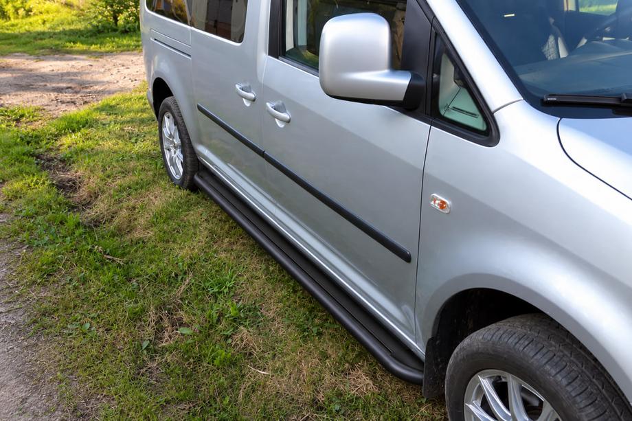 Volkswagen Caddy 2004–2010 Boční nášlapy Premium Black (2 ks, nerez) Image