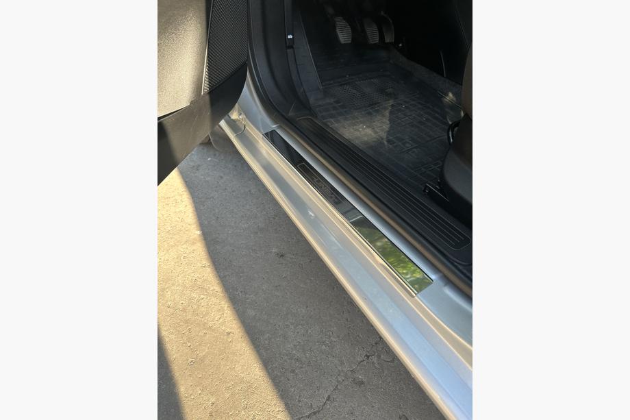 Fiat Linea 2006–2018 Nerezové prahové lišty Carmos V1 (4 ks) Image