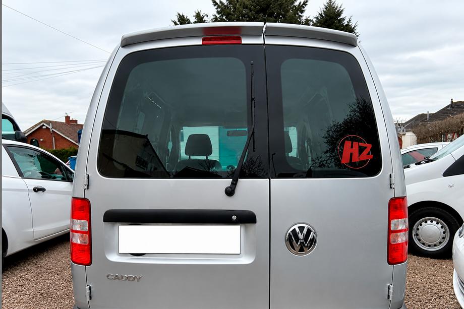 Volkswagen Caddy 2004–2010 Spoiler (2dveřový, černý lesk) Image