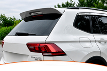 Volkswagen Tiguan 2016–2023 Spoiler DPT (2016-2020, černý lesk) fotografie 1