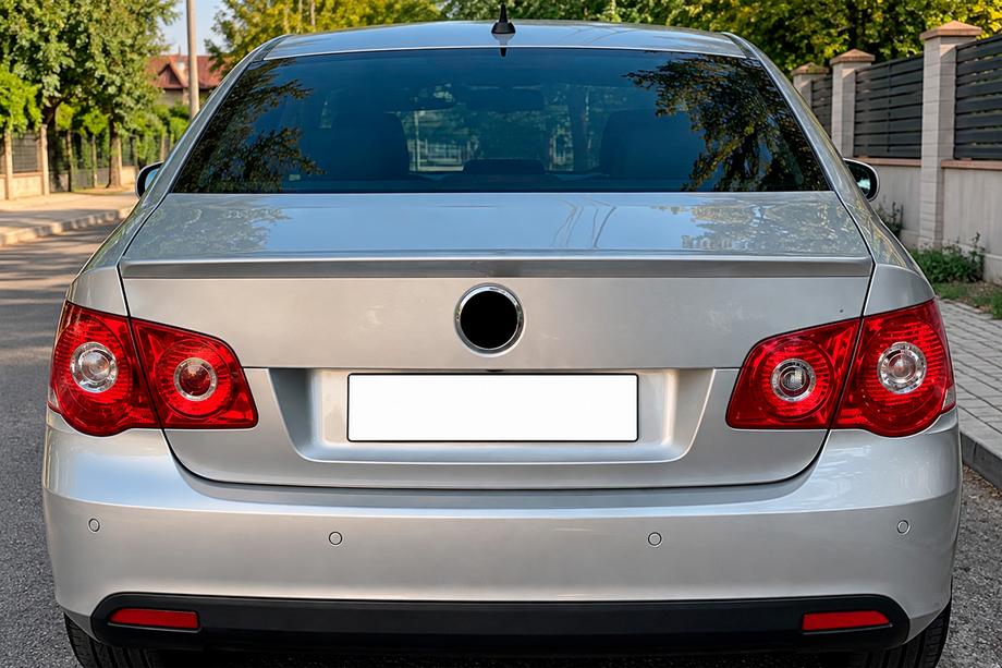 Volkswagen Jetta 2006–2011 Spoiler DPT (černý lesk) Image