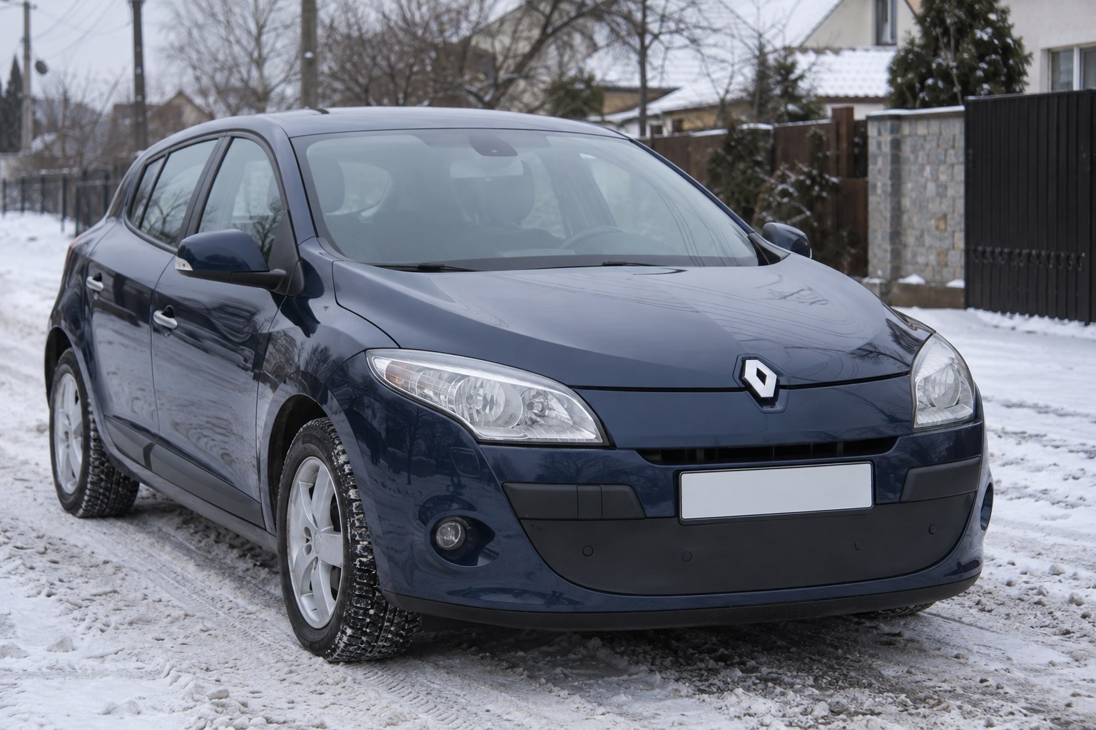 Zimní kryt na osobní auto: Megane III, Aveo T250, Lanos, Lacetti, Astra G, Passat B6, Santa Fe 2 — co vybrat