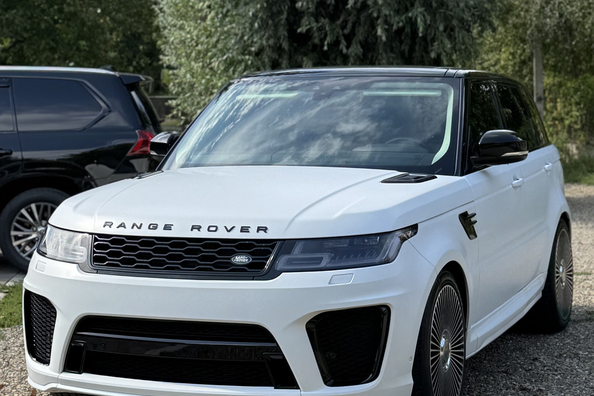 Range Rover Sport L494 2018–2022: montáž body kitu SVR – naše práce Fotografie 18