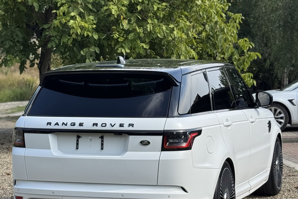 Range Rover Sport L494 2018–2022: montáž body kitu SVR – naše práce Fotografie 14