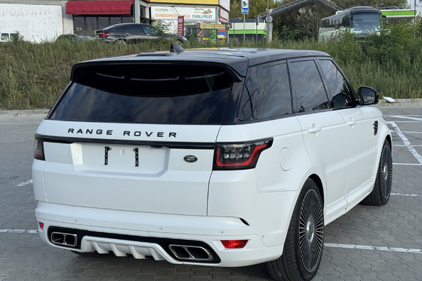 Range Rover Sport L494 2018–2022: montáž body kitu SVR – naše práce Fotografie 8