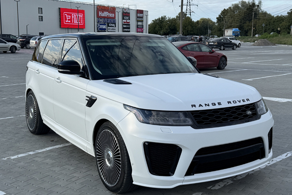 Range Rover Sport L494 2018–2022: montáž body kitu SVR – naše práce Fotografie 4