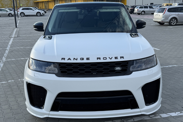 Range Rover Sport L494 2018–2022: montáž body kitu SVR – naše práce Fotografie 1
