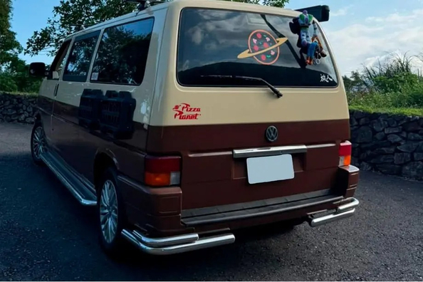 Volkswagen T4 na kemp i do terénu: montáž předního ochranného rámu, bočních prahů a zadních rohů Fotografie 16