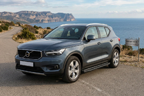 Volvo XC40 2018– Boční nášlapy Fullmond Black (2 ks, hliník) fotografie 1
