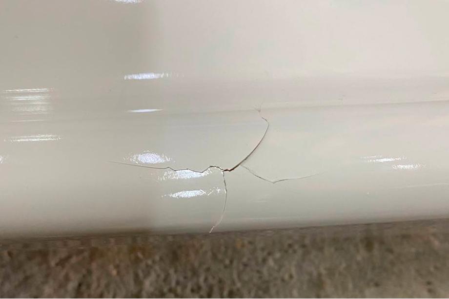 Volkswagen Caddy 2010–2015 Výprodej ABS spoiler (lesklá bílá) Fotografie 3