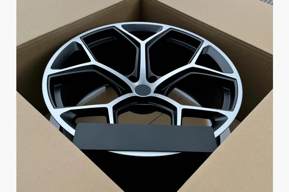 Audi Q8 2018– Kované disky OEM R22 V4 (4 ks) Fotografie 13