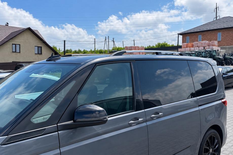 Volkswagen T7 2021– Chromované střešní ližiny Fotografie 4