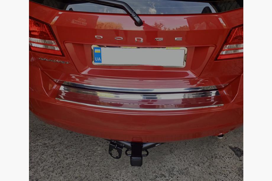 Fiat Freemont 2011–2016 Nerezová lišta na zadní nárazník Carmos Image