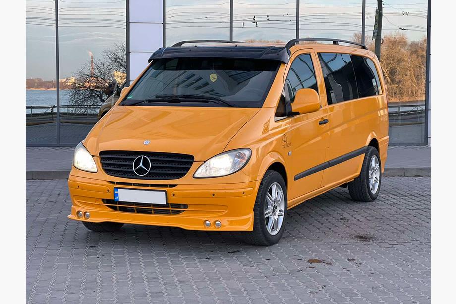 Mercedes Vito W639 2004–2014 Sluneční kšilt na čelní sklo (černý lesk, 5 mm) Fotografie 1