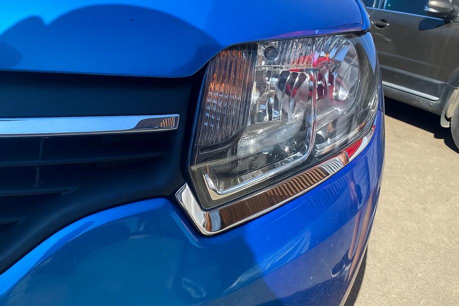 Renault Logan MCV 2013–2022 NOVINKA!!! Nerezové lišty na světlomety (2 ks) Image
