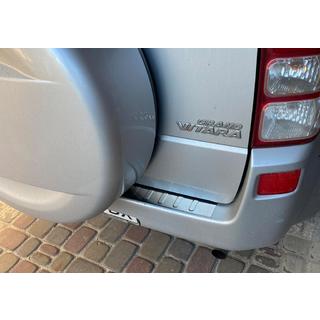 Nerezová lišta na zadní nárazník Carmos Suzuki Grand Vitara 2005–2017 fotografie 4