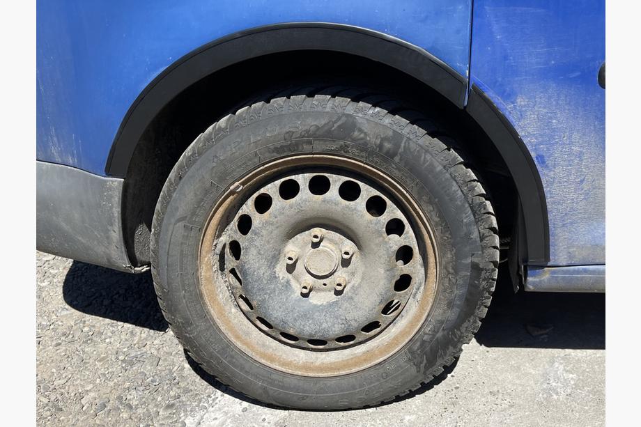 Volkswagen Caddy 2004–2010 Kryty lemů blatníků (matná černá) Krátká verze, 1 posuvné dveře (kov) Fotografie 11