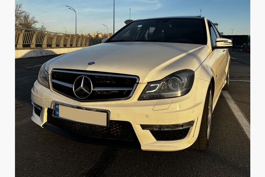 Mercedes C-class W204 2007–2015 Kompletní bodykit S63 AMG Fotografie 3