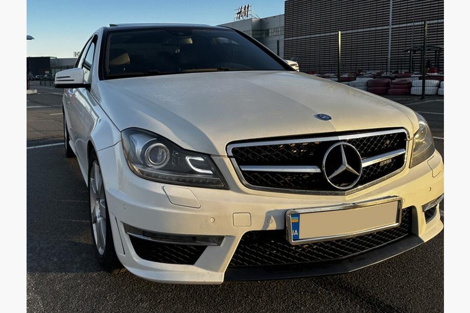 Mercedes C-class W204 2007–2015 Kompletní bodykit S63 AMG Fotografie 1