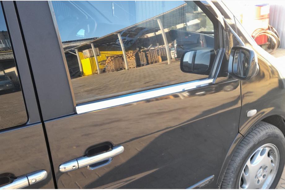 Mercedes Vito W638 1996–2003 Nerezová lišta kolem skla (2 ks) Fotografie 1