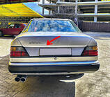 Mercedes E-Class W124 1984–1997 Nerezová lišta na hranu víka kufru fotografie 1