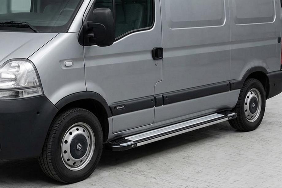 Nissan Interstar 2002–2010 Boční nášlapy Rainbow (2 ks, hliník) Dlouhý rozvor Image