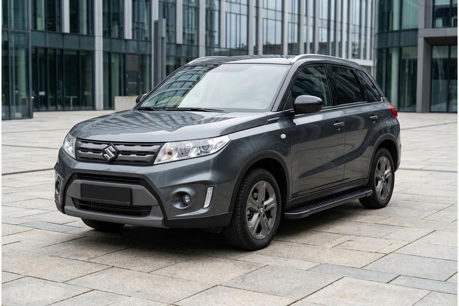 Suzuki Vitara 2015– Boční prahy Allmond Black (2 ks, hliník) Image