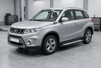 Suzuki Vitara 2015– Boční nášlapy Allmond Grey (2 ks, hliník) fotografie 1