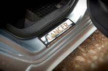 Mitsubishi Lancer X 2008– Nerezové kryty prahů (Carmos, 4 ks, nerez) fotografie 4