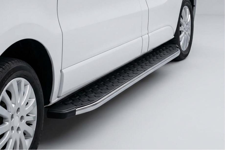 Opel Vivaro 2015–2019 Boční nášlapy BlackLine (2 ks, hliník) Image