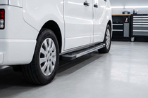 Renault Trafic 2015– Boční prahy RedLine V1 (2 ks, hliník) fotografie 1