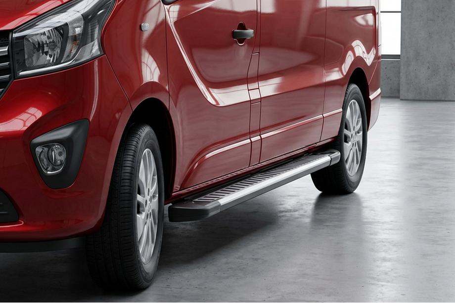 Renault Trafic 2015– Boční nášlapy Line (2 ks, hliník) Image