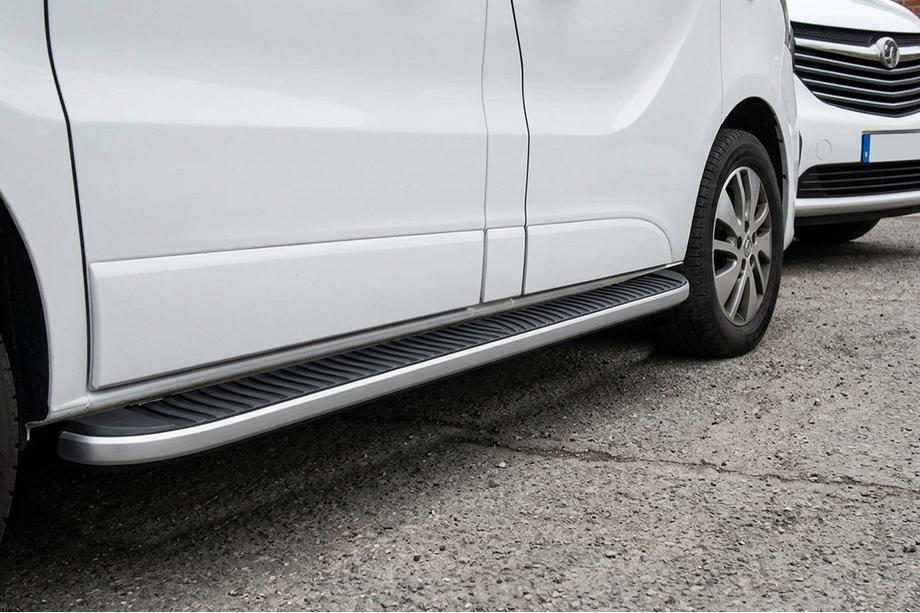Renault Trafic 2015– Boční nášlapy Tayga Black (2 ks, hliník) Image
