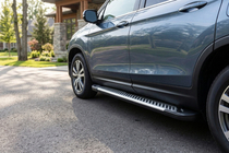 Honda Pilot 2015–2022 Boční nášlapy Line (2 ks, hliník) fotografie 1