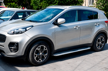 Kia Sportage 2015–2021 Boční prahy Maydos V2 (2 ks, hliník ↗ nerez) fotografie 3