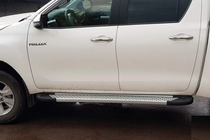 Toyota Hilux 2015– Boční nášlapy Allmond Grey (2 ks, hliník) fotografie 4