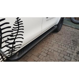 Boční nášlapy Allmond Black (2 ks, hliník) Toyota Hilux 2015– fotografie 4