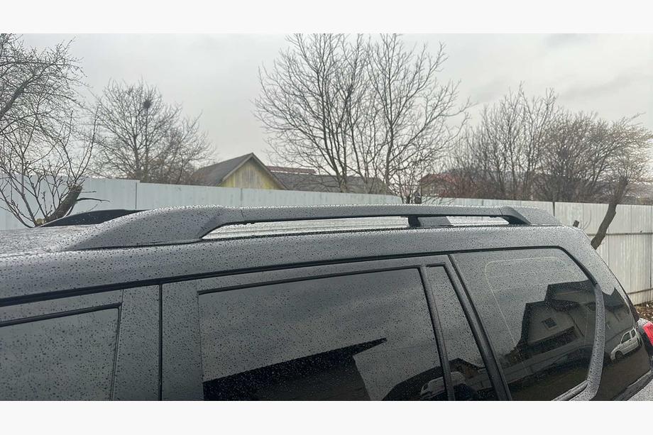 Toyota Land Cruiser Prado 150 2009–2023 Střešní podélníky, originální design (černé, 2 ks) Fotografie 1
