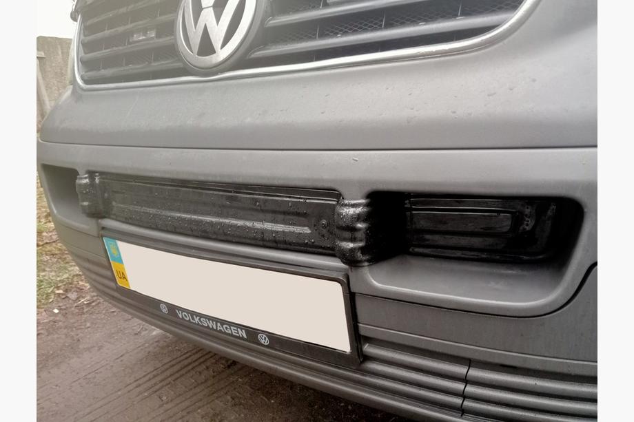 Volkswagen T5 Transporter 2003–2010 Spodní kryt masky chladiče (celoplošný) Lesklá Image