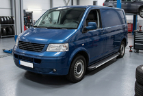 Volkswagen T5 Transporter 2003–2010 Boční nášlapy Maya V1 (2 ks, hliník) Krátký rozvor fotografie 1