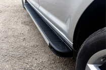 Volkswagen Caddy 2010–2015 Boční nášlapy MAYA (2 ks, hliník) Maxi (dlouhý rozvor) fotografie 1