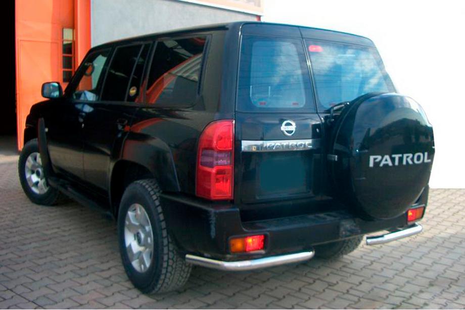 Nissan Patrol Y61 1997–2011 Zadní rohy AK003 (2 ks, nerez) Image