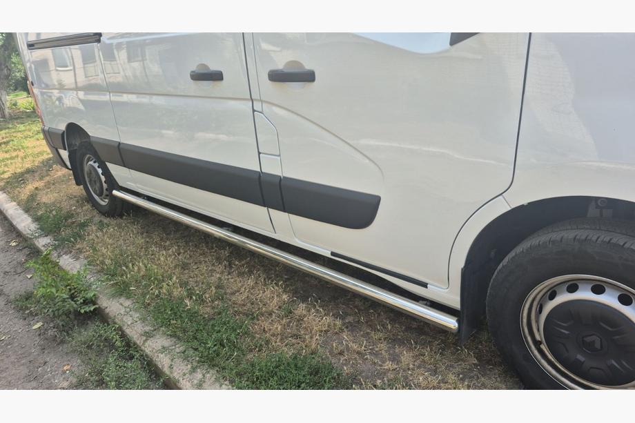 Renault Master 2011–2023 Boční trubky BB002 (2 ks, nerez) Střední rozvor Fotografie 9