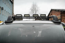 Volkswagen Amarok 2010–2022 Střešní podélníky Black Shark s příčníky fotografie 4