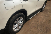Nissan X-trail T32/Rogue 2014–2021 Boční nášlapy Maya V1 (2 ks, hliník) fotografie 1