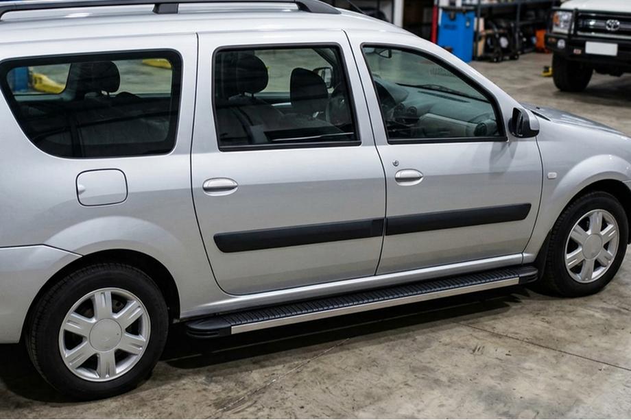 Dacia Logan MCV 2004–2014 Boční nášlapy Maya V1 (2 ks, hliník) Image