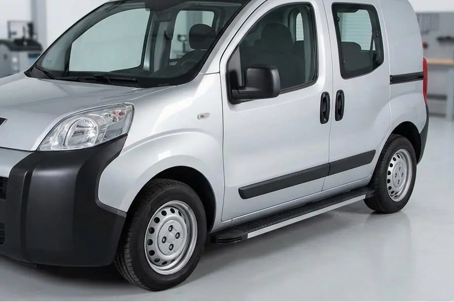 Fiat Fiorino/Qubo 2008–2024 Boční nášlapy Maya V1 (2 ks, hliník) Image
