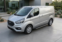 Ford Custom 2013–2022 Boční nášlapy Maya (2 ks, hliník) fotografie 1