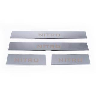 Nerezové kryty prahů Carmos – horní část Dodge Nitro 2006–2011 fotografie 4