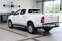 Toyota Hilux 2006–2015 Boční nášlapy Maya V1 (2 ks, hliník) fotografie 1